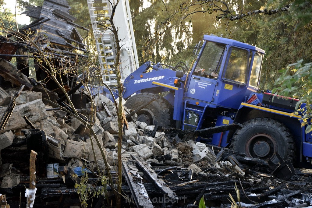 Grossfeuer Einfamilienhaus Siegburg Muehlengrabenstr P1075.JPG - Miklos Laubert